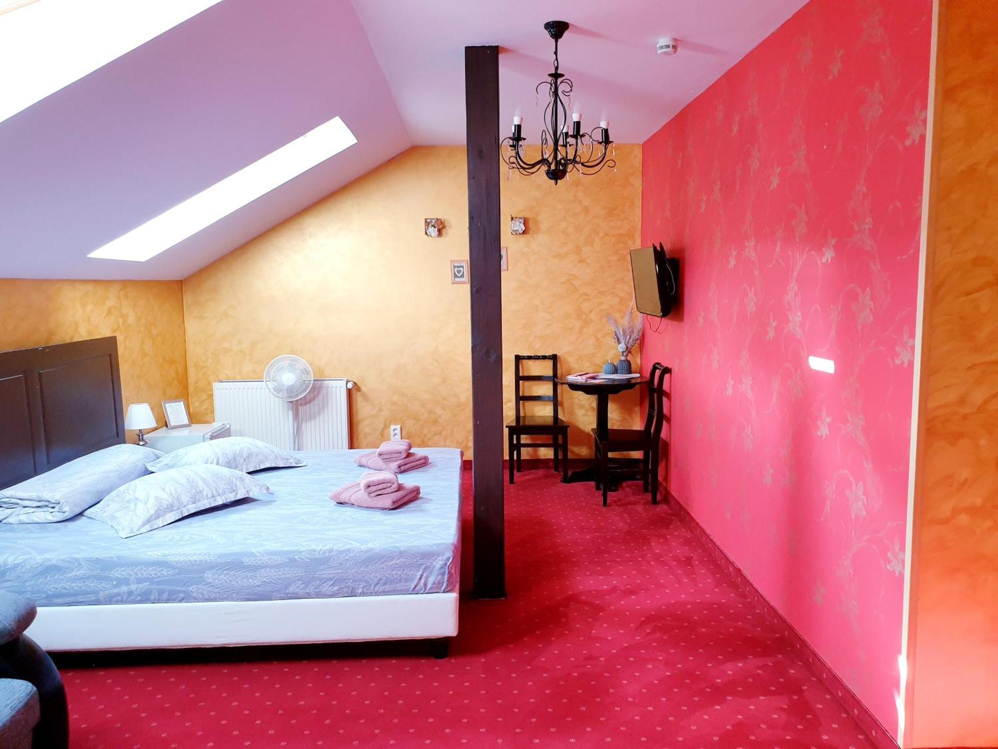 Am Goldberg Hotel Segesvár Kültér fotó